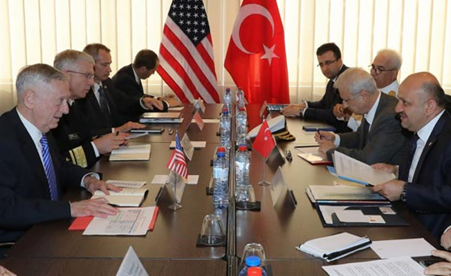 Kritik zirve sonrası ABD'den PYD'ye silah yardımı açıklaması