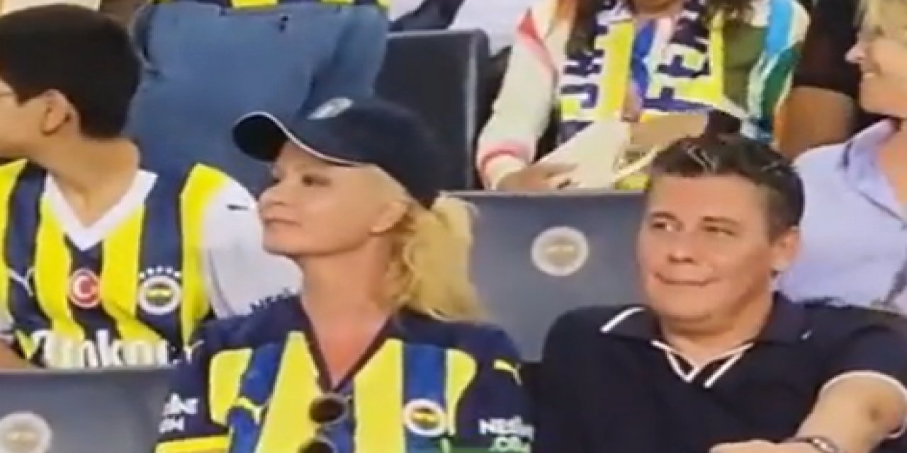 Müge Anlı ve eşi Şinasi Yüzbaşıoğlu Fenerbahçe maçında
