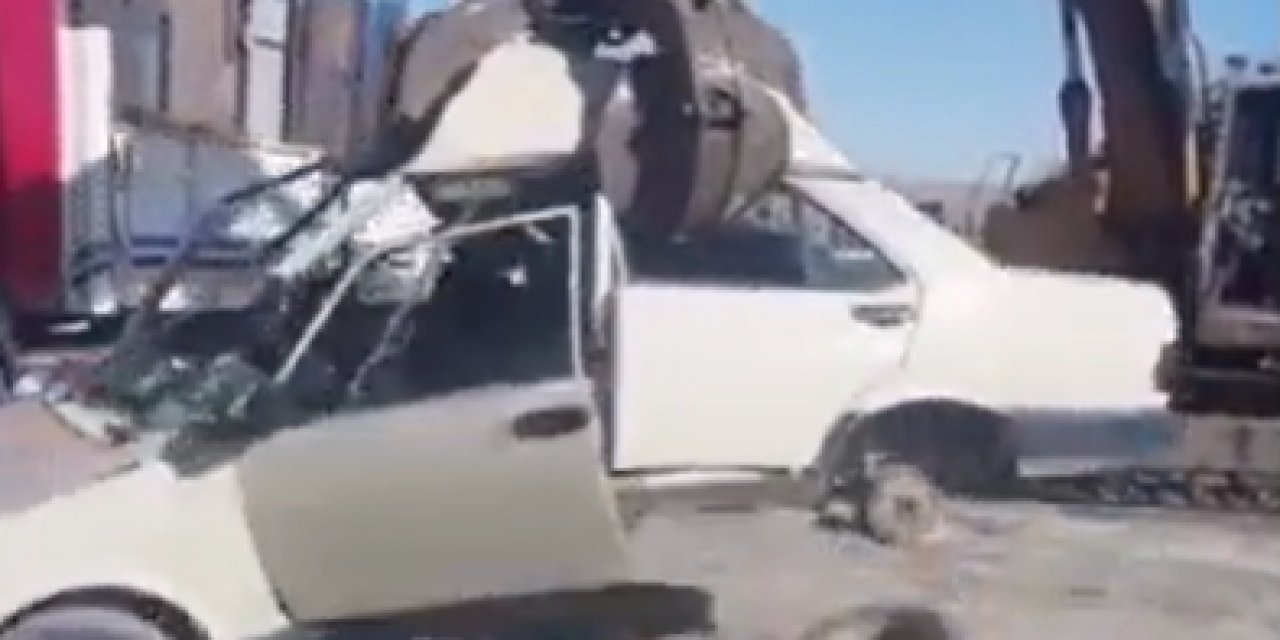 Hurdaya çıkan Tofaş Şahin kağıt gibi ortadan ikiye ayrıldı