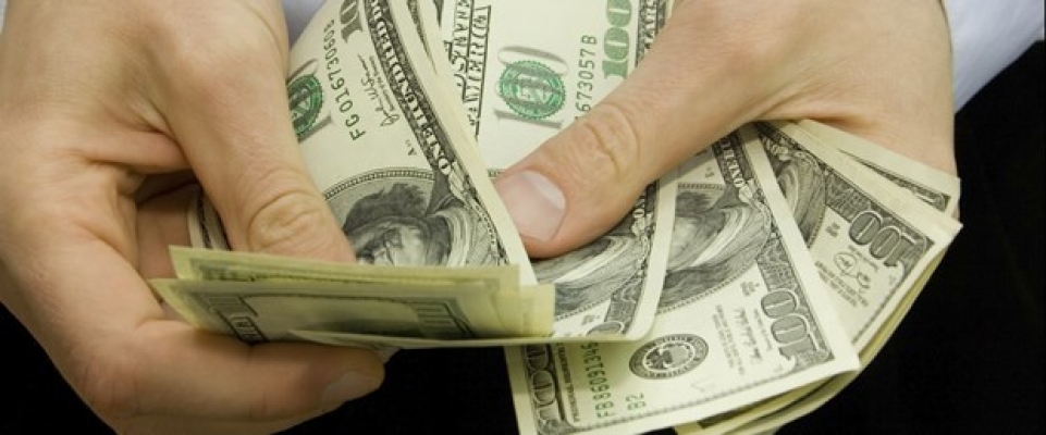 Dolar güne düşerek başladı