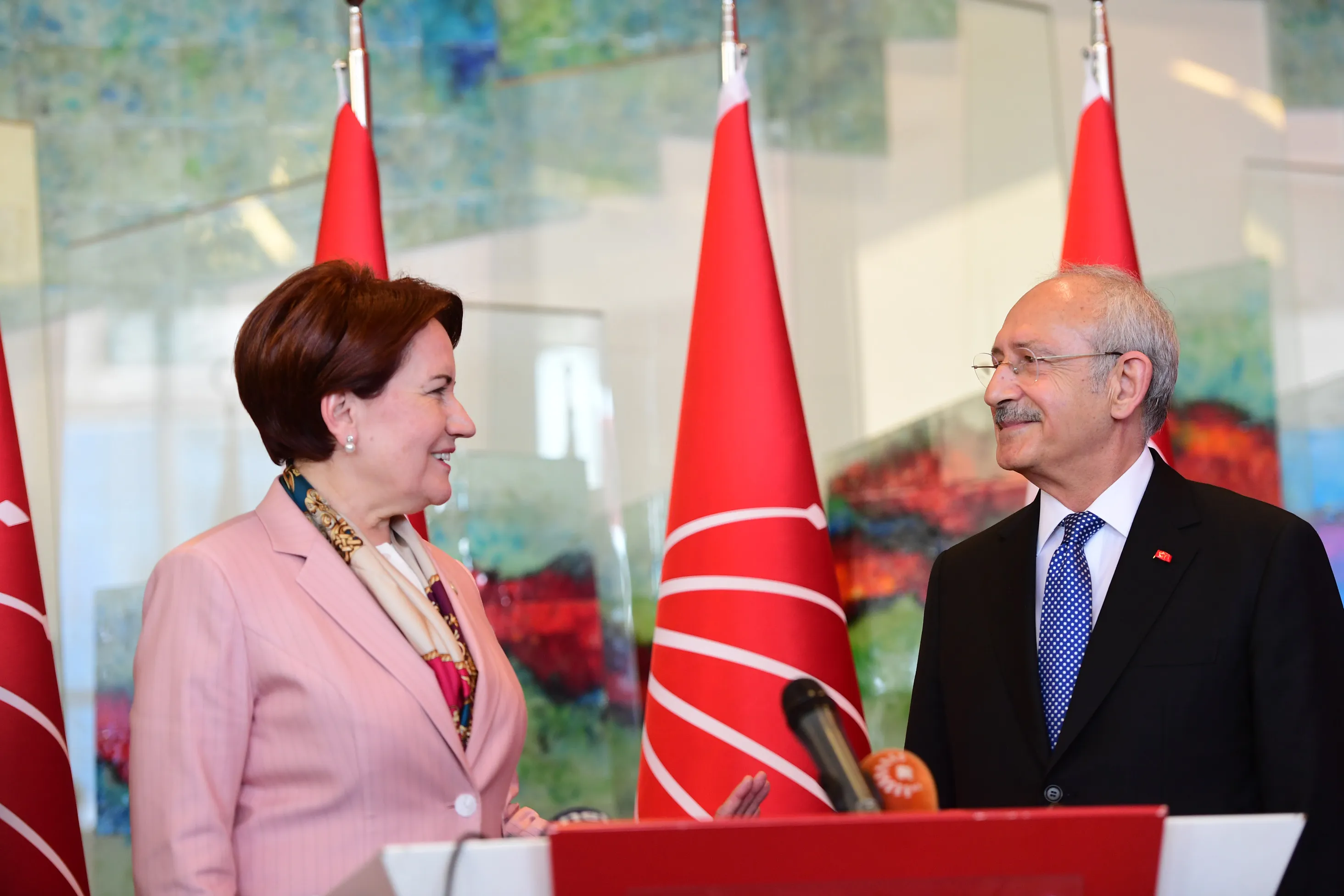 CHP'den Akşener'e flaş çağrı: "Bari belediyelerimizi koruyalım"