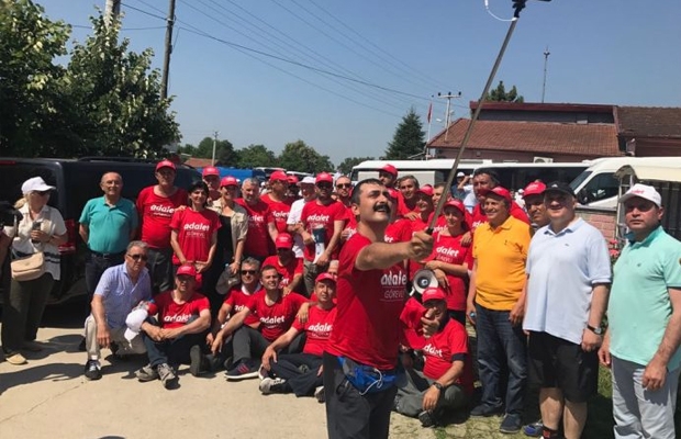 CHP'li vekiller ter içinde