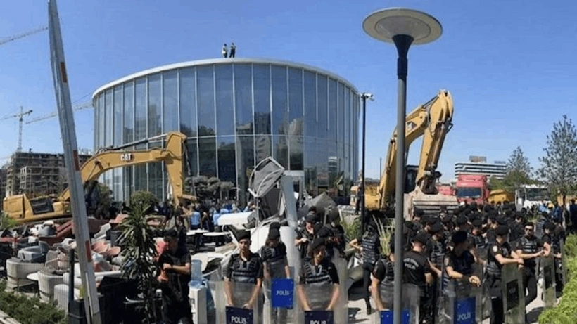 Çevre Bakanlığı Suudilerin kaçak plazasına siper oldu! Acele kamulaştırma kararı