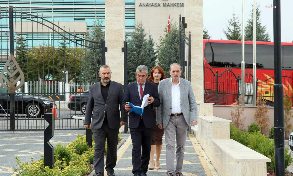 CHP, ek MTV'nin iptali için Anayasa Mahkemesi'nin önüne gitti