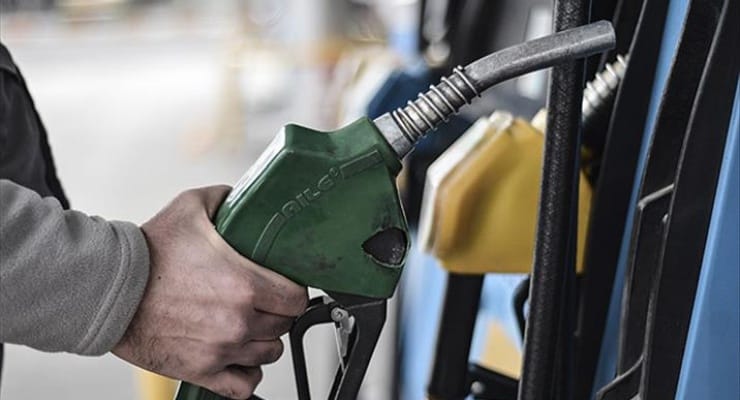 Benzine okkalı zam: Gece yarısı pompaya yansıyacak, depoyu fullemeyen pişman olacak