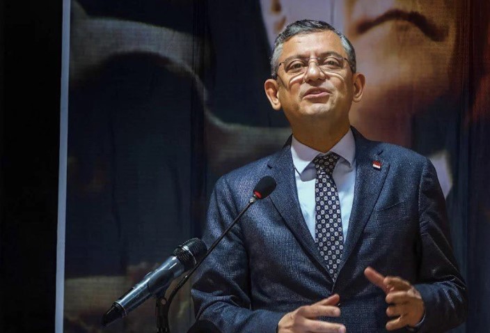 Özgür Özel için CHP'den ilk destek mesajı o milletvekilinden geldi