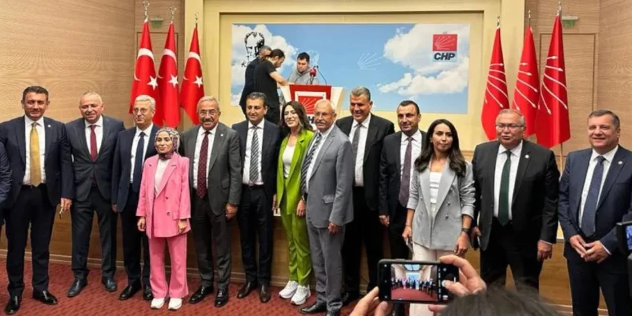 Özgür Özel'in açıklaması bekleniyor: Destek salona böyle yansıdı