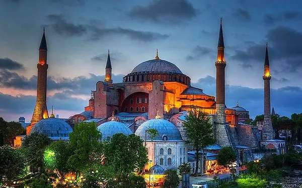 Ayasofya ibadete kapatılacak mı? Nesiller boyu sürecek restorasyon