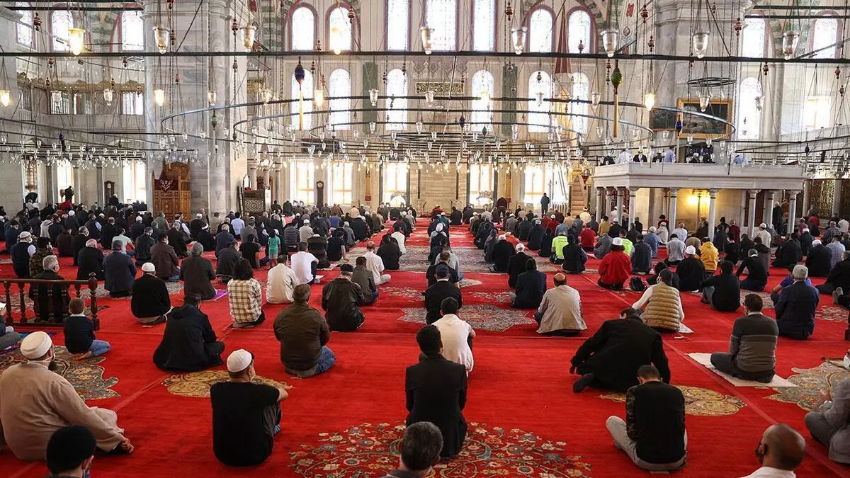 Diyanet'in cuma hutbesinde ev sahipleri ve kiracılara çağrı! Hükümete yapamadıkları çağrıyı millete yaptılar