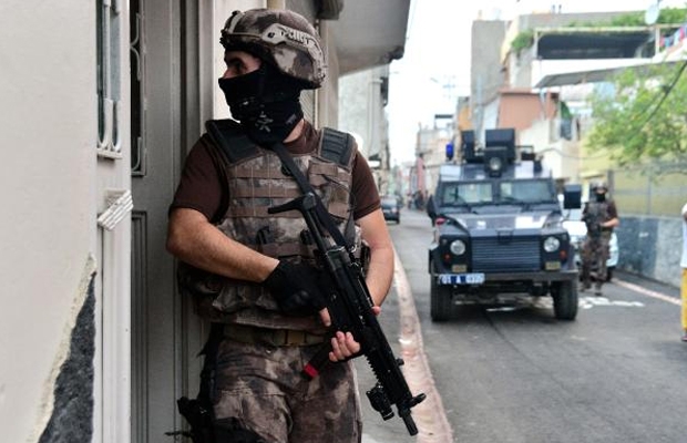 Adana'da FETÖ operasyonu: 30 gözaltı 