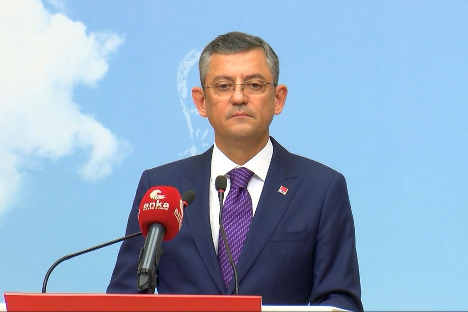 Özgür Özel'in konuşması sırasında 'Kılıçdaroğlu' sloganı: 'Beni Süleyman Soylu susturamadı...'