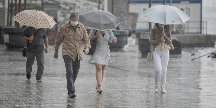 Meteoroloji o iller için tek tek uyardı! Şimşekler çakacak, bardaktan boşalırcasına yağmur yağacak