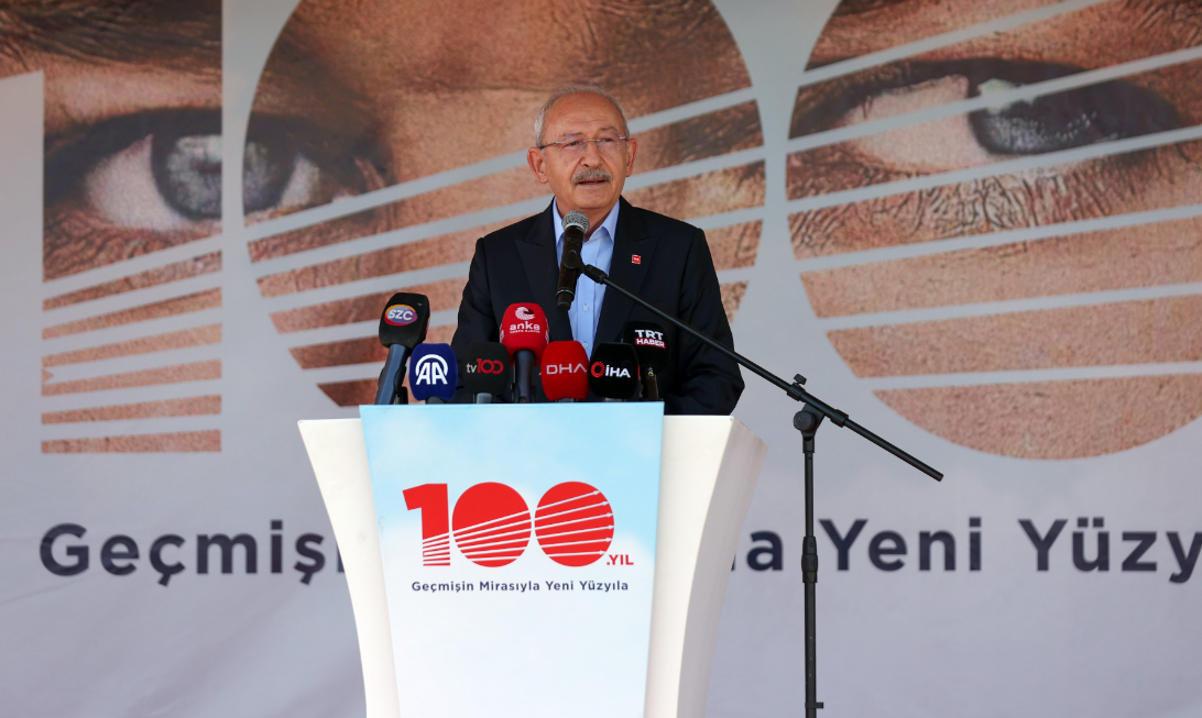 Kemal Kılıçdaroğlu "bizim bir kusurumuz var" diyerek açıkladı: "Çalınmadık kapıyı çalmak zorundayız"