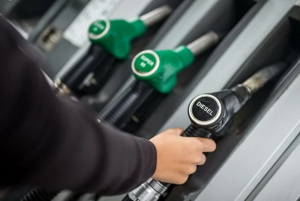 Akaryakıta okkalı bir zam daha geliyor! Motorin ve benzin fiyatları uçacak