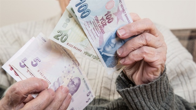 Milyonlarca emeklinin aklında o soru var