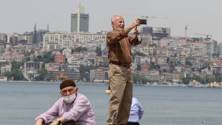 Selvi açıkladı! Emekliye seyyanen zam geliyor, yeni yıla kalmayacak