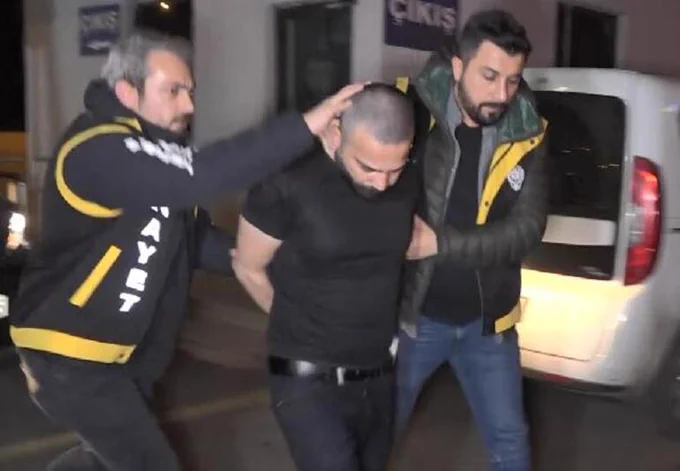 Bursa'da kan donduran vahşet! Arkadaşının kafasını kesip dolaba koydu