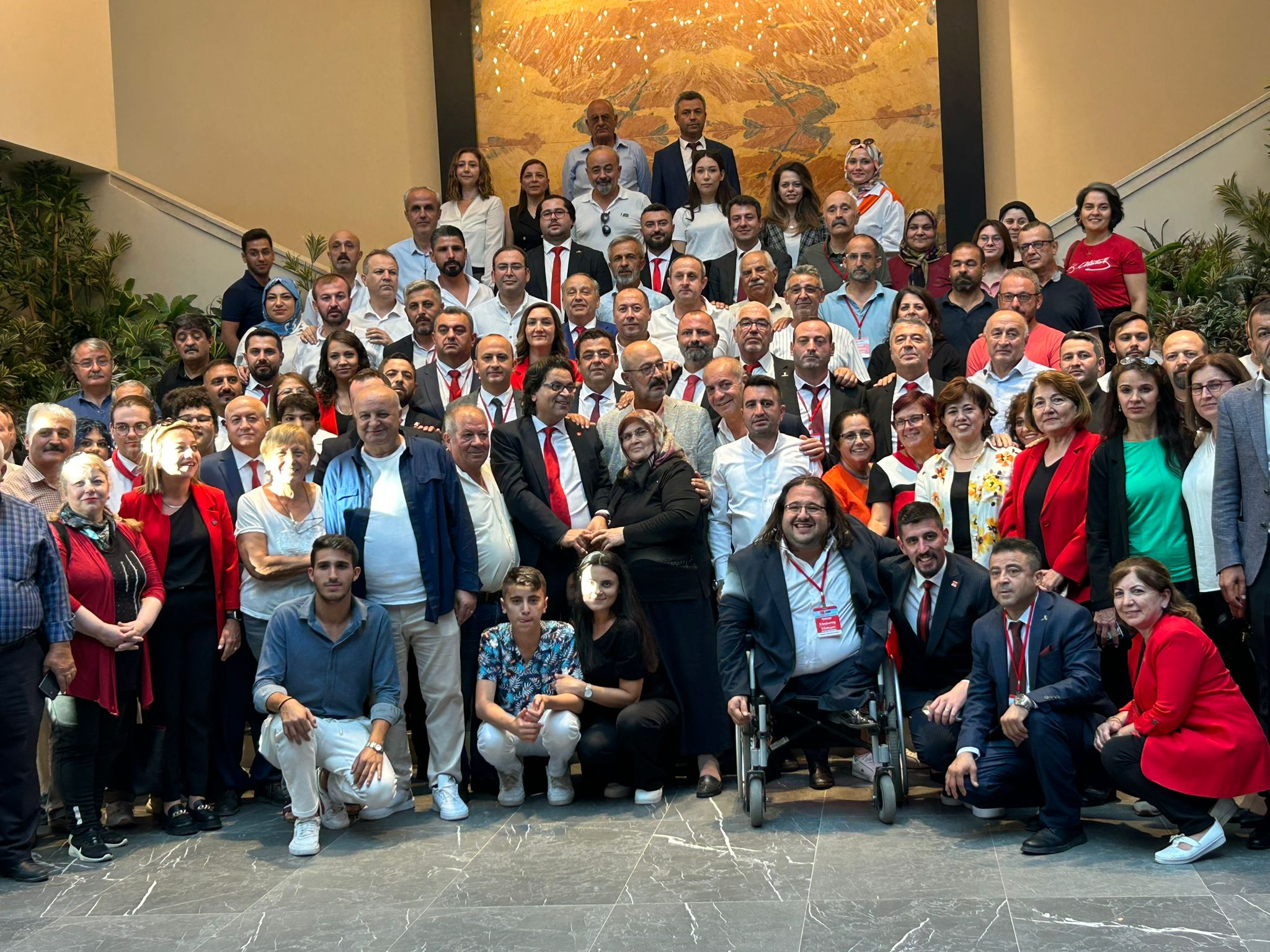 Hakkı Aydos 'Parti Meclisi' için yola çıktı!