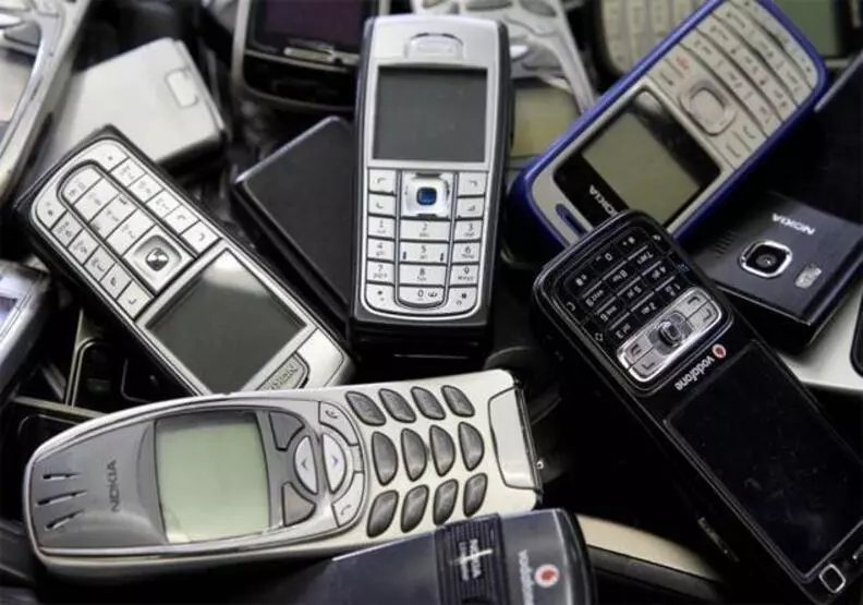 CHP'li Köksal'dan Erdoğan'a 9500'lük telefon tepkisi: "Çocuklarınızın yüzüne bakmayacağı telefonları üniversitelilere layık görüyorsunuz"