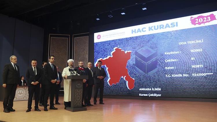 Diyanet, hac kuralarında yolsuzluk mu yapıyor?
