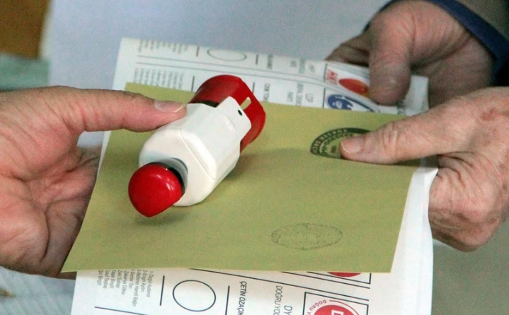 Depremin yıkıma uğrattığı Hatay'da son seçim anketi! Öyle bir isim listede yer aldı ki
