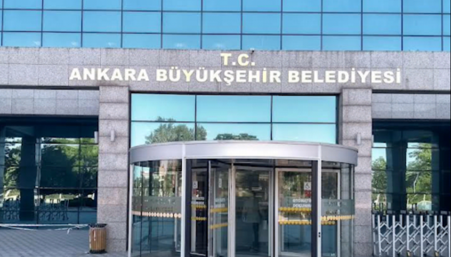 Ankara Büyükşehir Belediyesi'nin kapısına dayandılar! Pankartlar açıldı, sloganlar atıldı