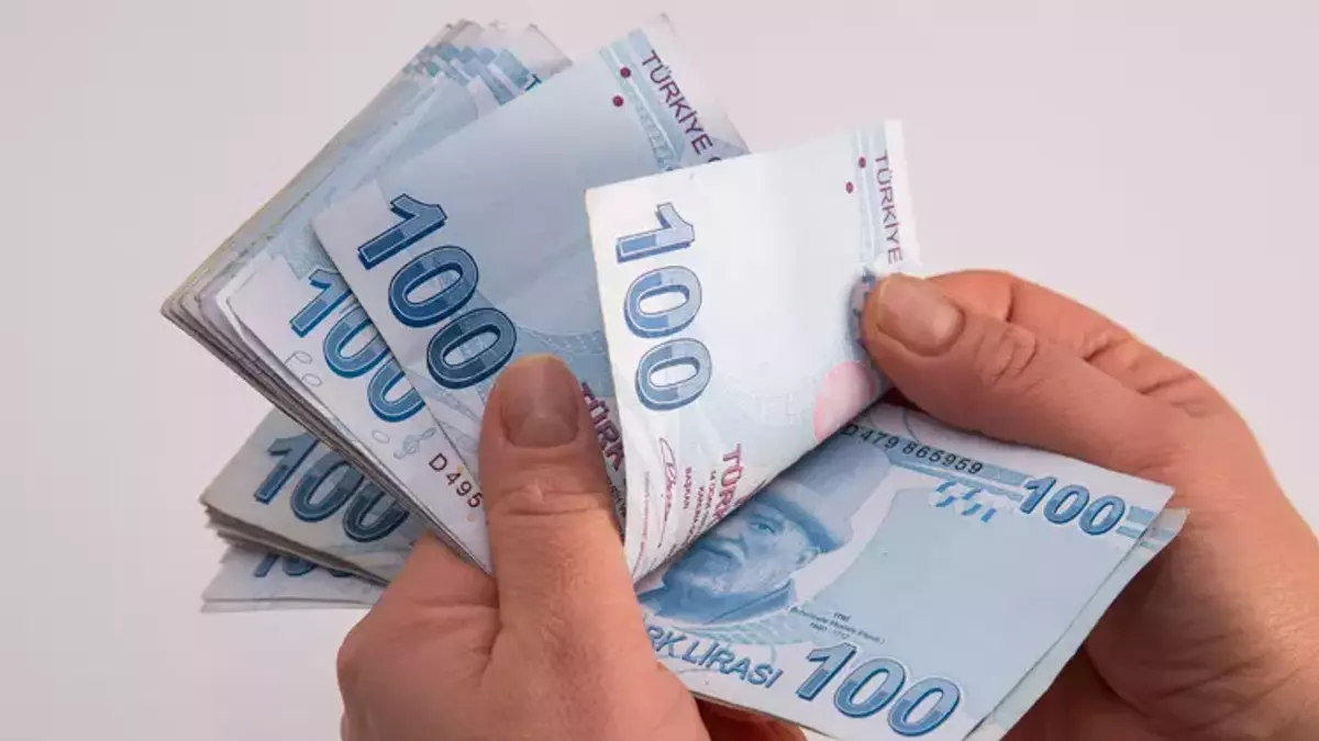 Bankaların vadeli hesap faizleri uçtu! Vatandaşlar kuyruk oluşturdu...