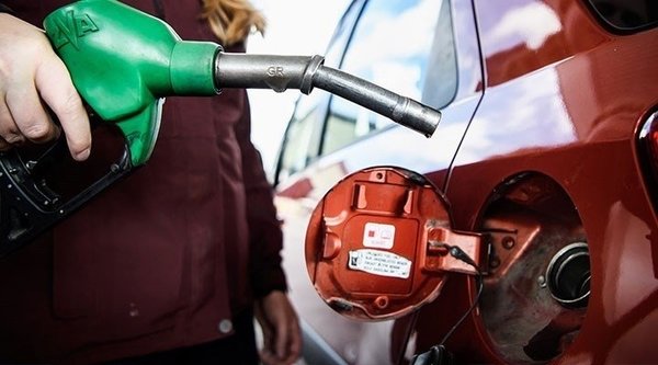 Akaryakıta yeni zam! İşte 3 Ekim Salı İstanbul, Ankara ve İzmir'de benzin ve motorin fiyatları