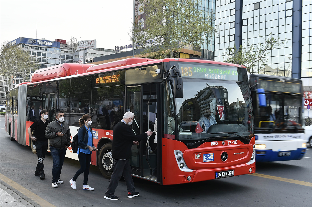 Toplu ulaşım için sevindiren haber! 65 yaş ve üzerinden sonra onlar da otobüslere ücretsiz binecek