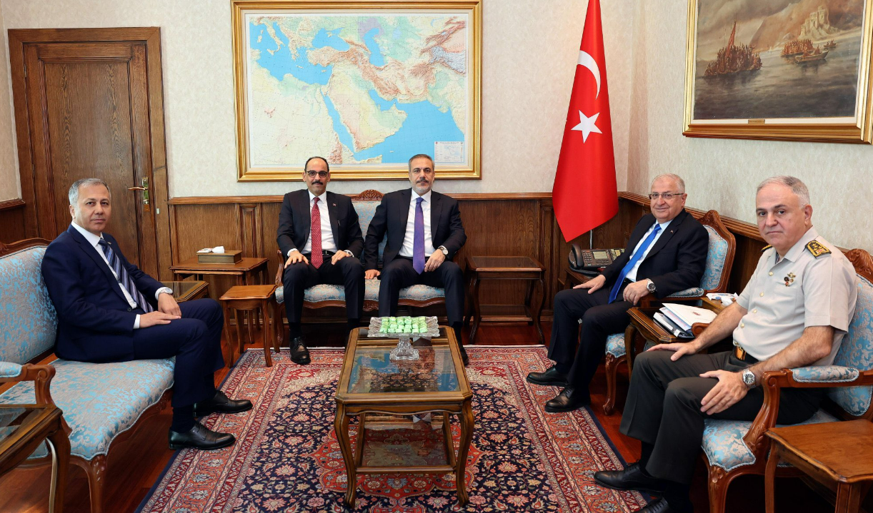Ankara'daki terör saldırısı sonrası Milli Savunma Bakanlığı'nda kritik toplantı
