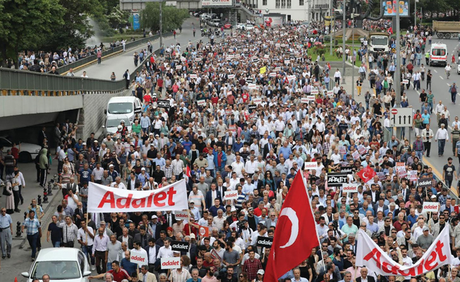 AKP'liler de 'artık yeter' diyerek Adalet Yürüyüşü'ne katılıyor