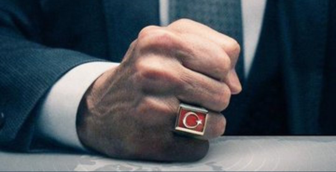 Ey ahali duyduk duymadık demeyin! Ünlü astrolog dünyayı yöneteceğimiz tarihi ilan etti