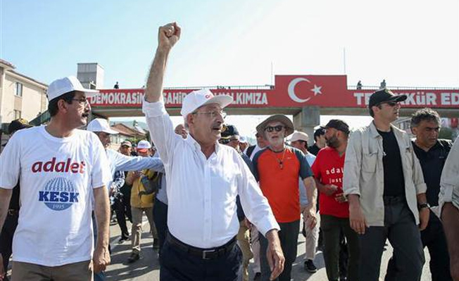 Kılıçdaroğlu'nun doktoru: Sıcak zorluyor ama durumu iyi