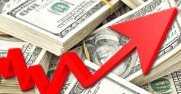 Dolar büyüme etkisiyle fırladı
