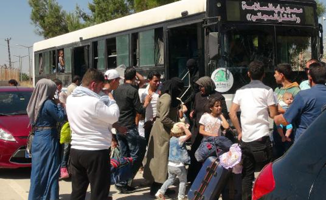 Bayramlaşmaya giden 5 bin Suriyeli döndü