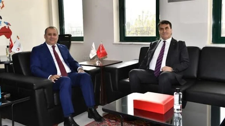'Siyasilere randevu vermiyoruz' dedi! Sosyal medyada yakalandı