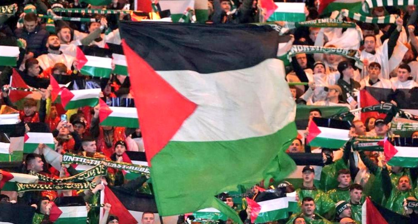 Celtic taraftarı tribünleri Filistin bayrağıyla donattı