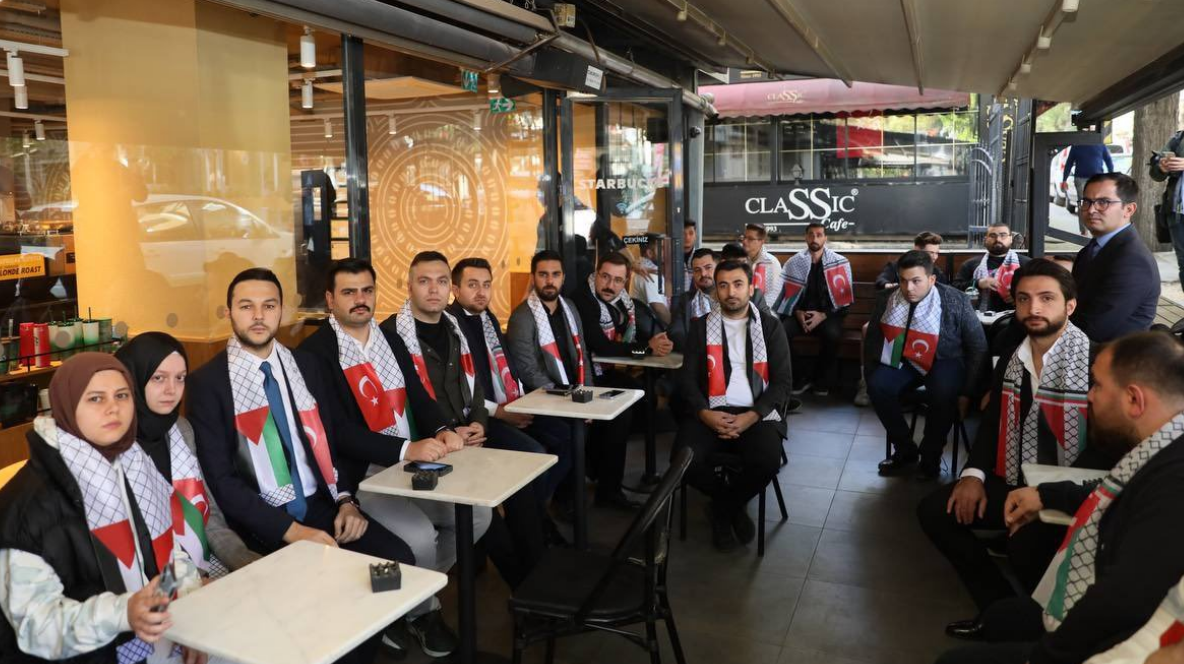 AKP'nin Starbucks'taki 'oturma' eylemine Avukat Feyza Altun'dan bomba yorum: "AKP'nin bu ülkeye faydası max şu kadar gerçekten"