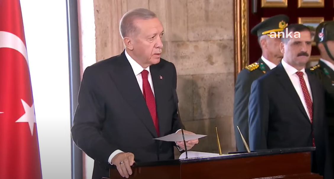 Erdoğan ve devlet erkanı Anıtkabir'de! Cumhuriyet'in 100. yılında anı defterine bu sözleri yazdı...