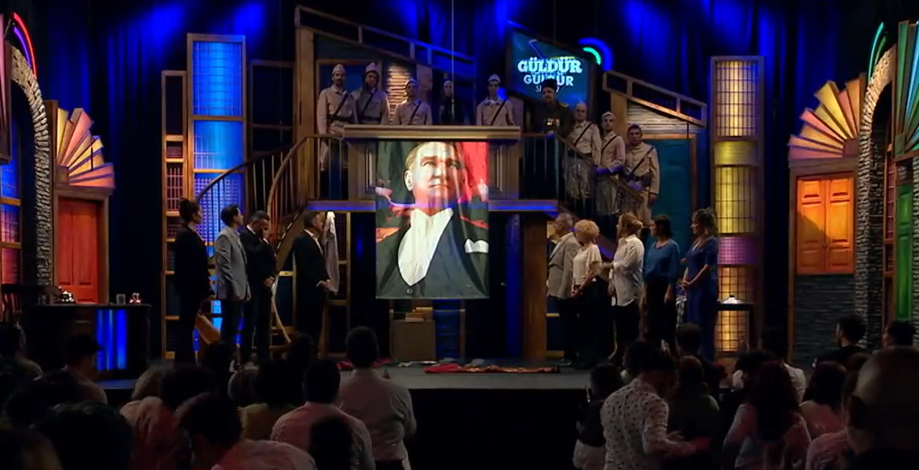 Güldür Güldür Show'dan 'Cumhuriyet' skeci