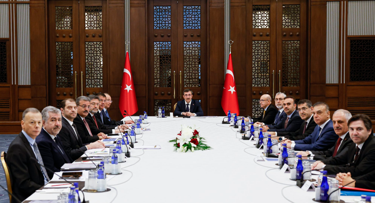 EKK'dan avans kredi kararı