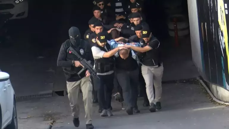 "Comanchero" suç örgütüne operasyon! 18 tutuklama
