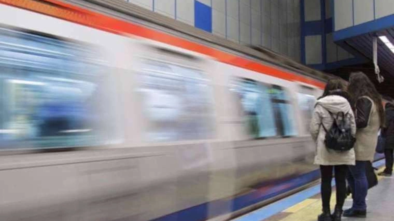 Metroda intihar girişimi! Seferler durdu
