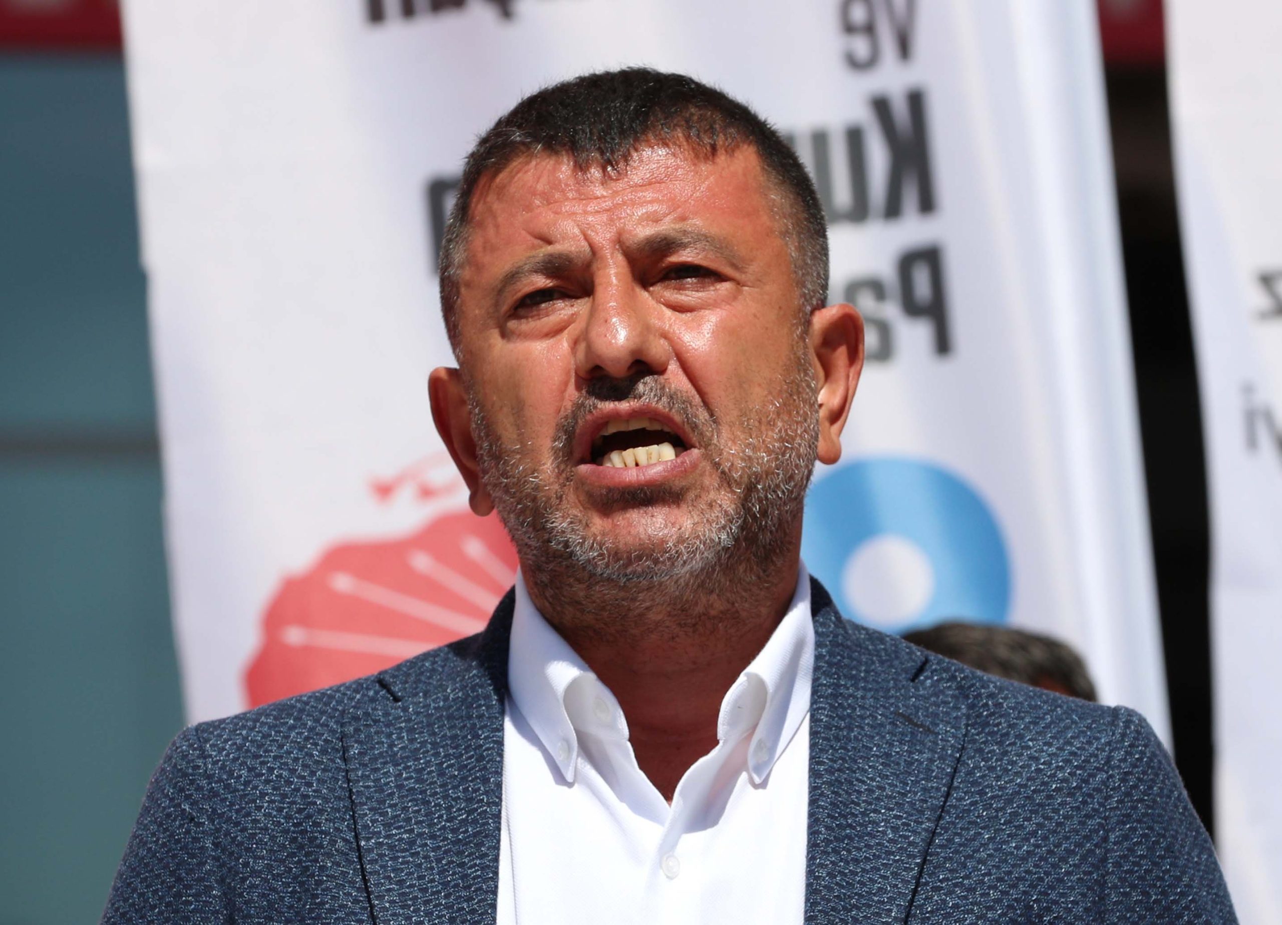 CHP'li Veli Ağbaba'dan Yargıtay'ın AYM kararı ile ilgili açıklama: "Sokaksa sokak, eylemse eylem. Bu karar, kararı verenlerin yanına bırakılmayacak kadar önemli bir karar"