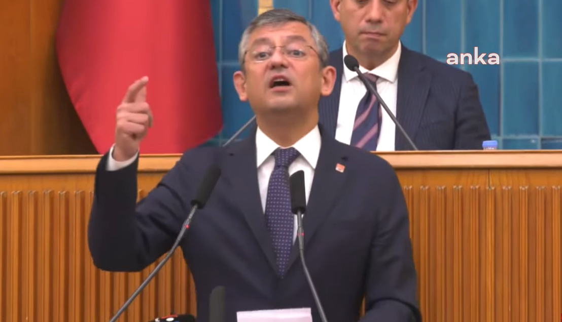 Özgür Özel'den yargıdaki krize karşı 'direnme' çağrısı: "Ne tek adama ne ittifak ortaklarına ne anayasaya darbeye cüret edenlere teslim olmayacağız"