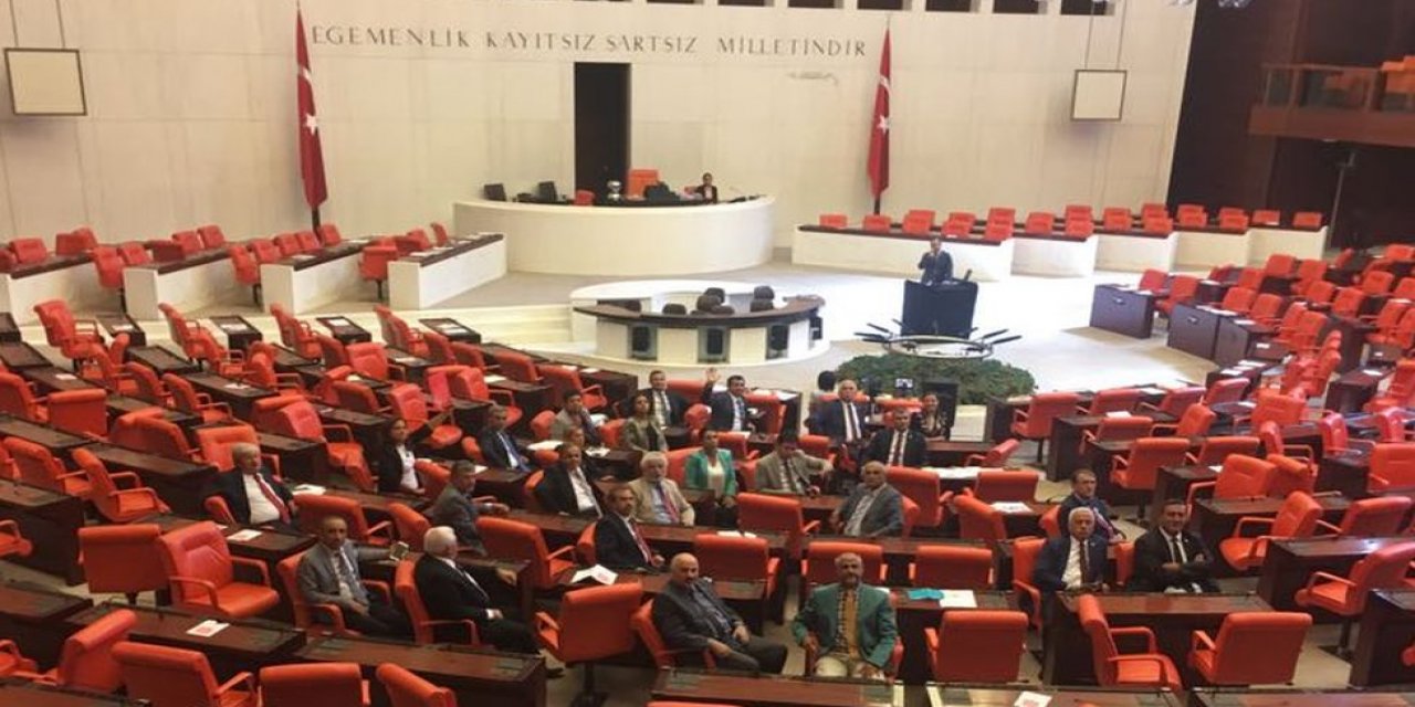 CHP’lilerin Meclis’teki adalet nöbeti başladı