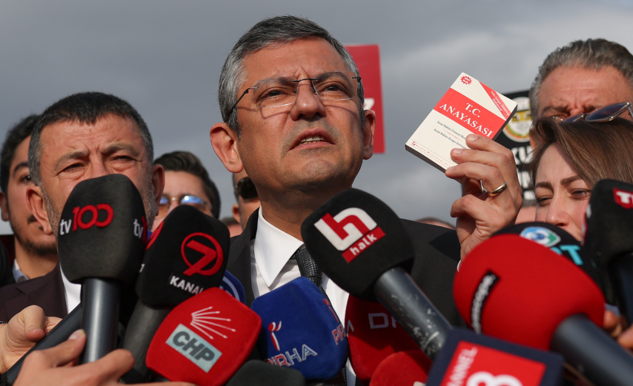 Özgür Özel'den Yargıtay'ın AYM açıklaması üzerine Erdoğan'a net mesaj: "Biri de sizin Cumhurbaşkanlığı yetkisi maddesini görmezden gelir"