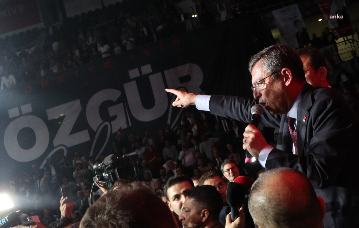 Özgür Özel'den 'yargı krizi' açıklaması: "Çıkan krizin ve darbe girişiminin lideri Recep Tayyip Erdoğan’dır"