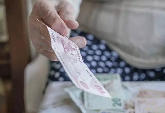 Emekli maaşına ne kadar zam gelecek? İşte masada yer alan iki formül