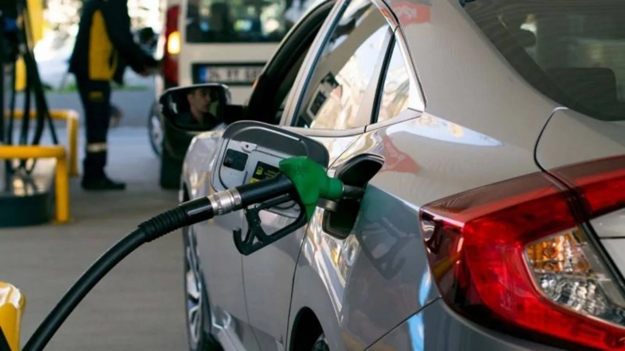 Motorine indirim geldi! İşte 14 Kasım güncel akaryakıt fiyatları